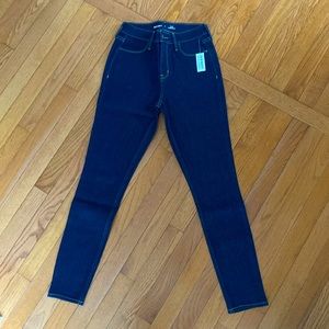 NWT High-Rise WOW Super Skinny Old Navy Jeans - Size 2